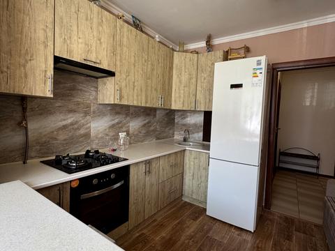 квартира за адресою Володимира Івасюка вул., 46