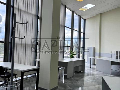коммерческая по адресу Миколы Бажана просп., 17-А