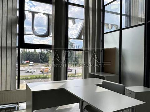 коммерческая по адресу Миколы Бажана просп., 17-А