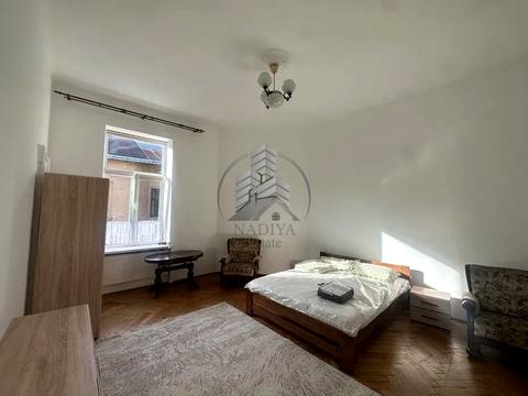 квартира за адресою Гетьмана Петра Дорошенка вул. (Жовтнева), 42