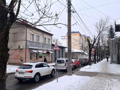 комерційна за адресою Вовчинецька вул., 112