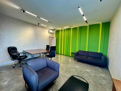 комерційна за адресою Кловський узвіз, 7a