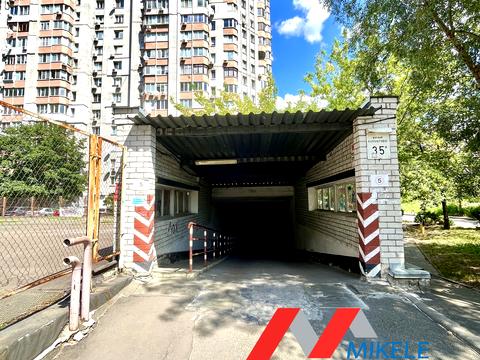 паркомісце за адресою Анни Ахматової вул., 35-В