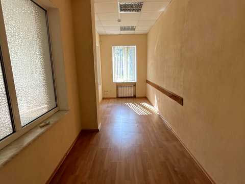 комерційна за адресою Миколаїв, Защитников Николаева, 4