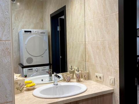 квартира за адресою Драгоманова вул., 2-Б