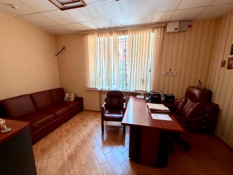 коммерческая по адресу Исполкомовская ул., 24