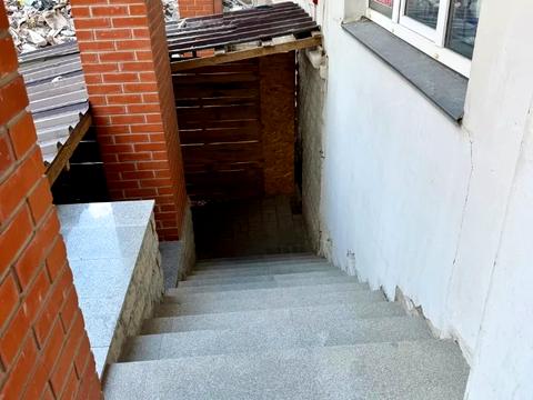 коммерческая по адресу Исполкомовская ул., 24