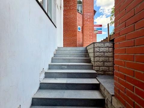 коммерческая по адресу Исполкомовская ул., 24