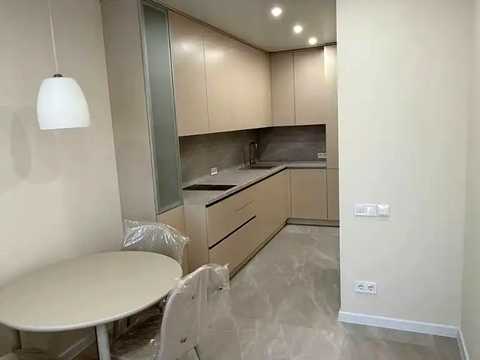 квартира за адресою Космічна вул., 5