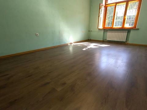 комерційна за адресою Межигірська вул., 56/50