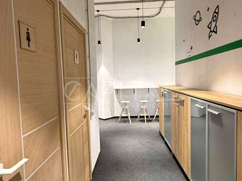 коммерческая по адресу Кловский спуск, 7