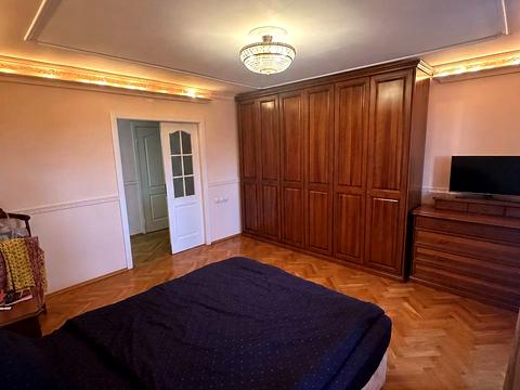 квартира по адресу Феодосийская ул., 4