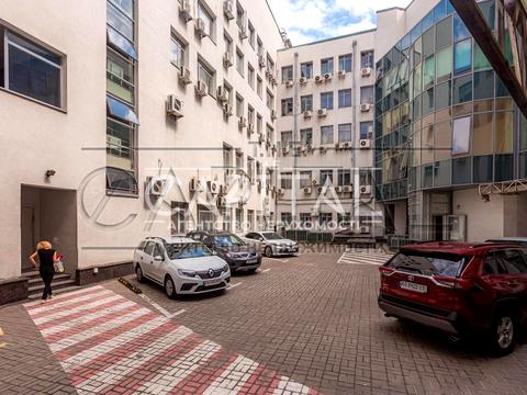 комерційна за адресою Голосіївська, 42