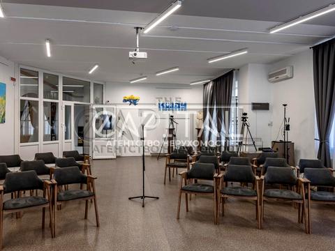 комерційна за адресою Добровольчих Батальйонів вул. (Панфіловців), 10