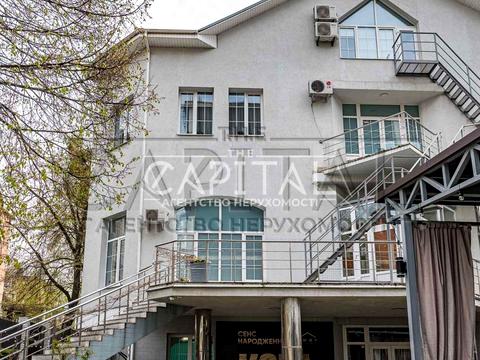 комерційна за адресою Добровольчих Батальйонів вул. (Панфіловців), 10