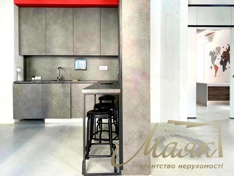 комерційна за адресою Воздвиженська вул., 51