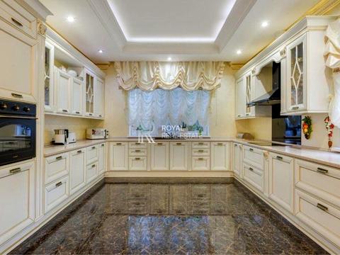 будинок за адресою Партизанська вул., 1
