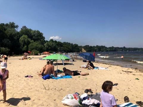 будинок за адресою вул. Космонавтів, 5