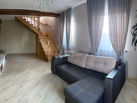 будинок за адресою вул. Космонавтів, 5