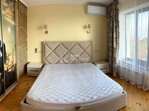 будинок за адресою вул. Космонавтів, 5