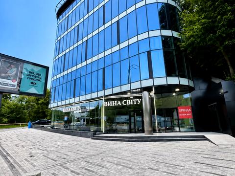 комерційна за адресою Докучаєвська вул., 25
