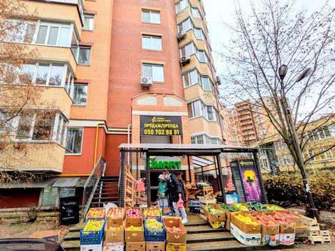 комерційна за адресою Університетська вул., 2/1