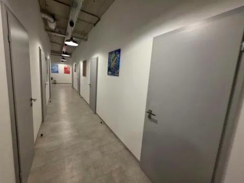 комерційна за адресою Володимира Моссаковського вул. (Клари Цеткін), 7