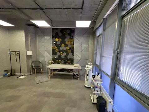 комерційна за адресою Володимира Моссаковського вул. (Клари Цеткін), 7