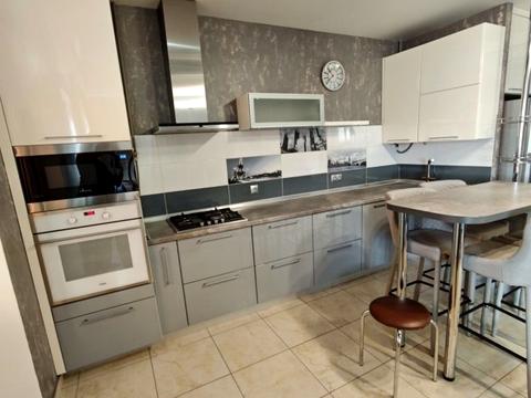 квартира за адресою Дорошенка вул., 7