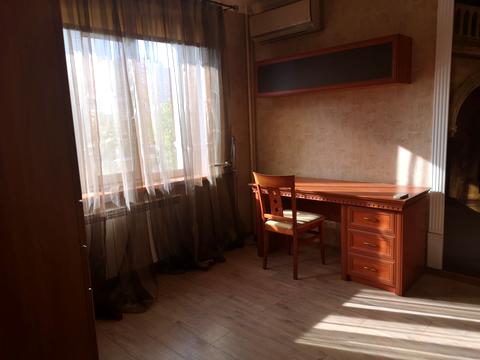 квартира за адресою Лариси Руденко вул., 8