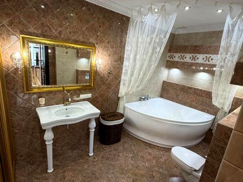 квартира по адресу Литературная ул., 1а