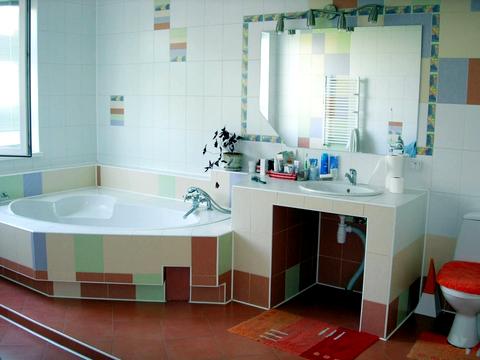 комерційна за адресою Вітовського, 36