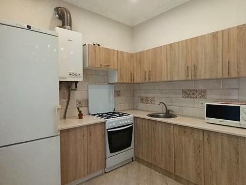 квартира за адресою Абрикосова вул., 6