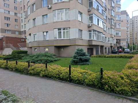 коммерческая по адресу Черновола просп. (700-летия Львова), 67-Б