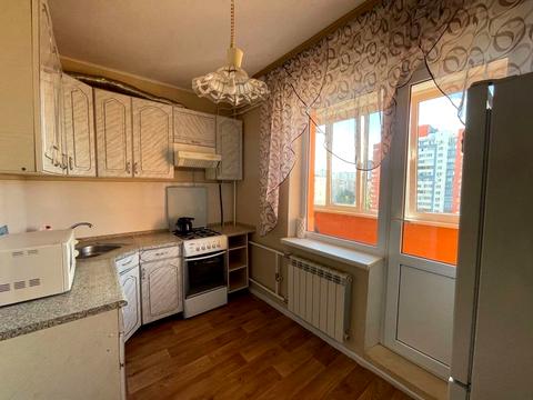 квартира за адресою Лариси Руденко вул., 8