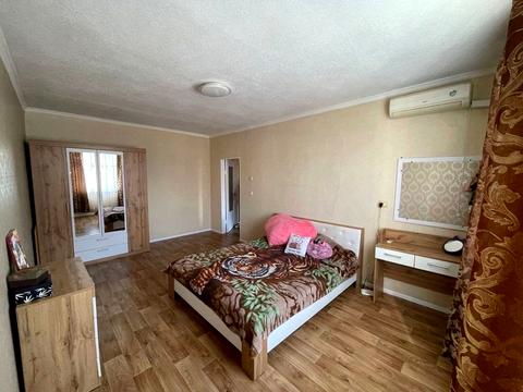 квартира за адресою Лариси Руденко вул., 8