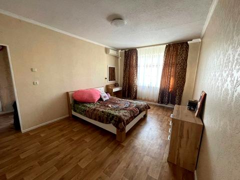квартира за адресою Лариси Руденко вул., 8