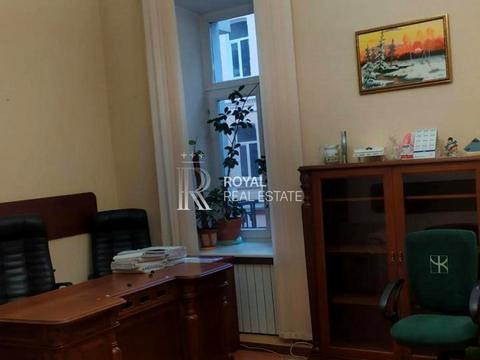 комерційна за адресою Велика Житомирська вул., 18-А