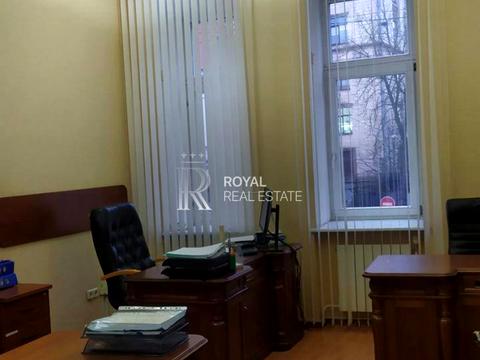комерційна за адресою Велика Житомирська вул., 18-А