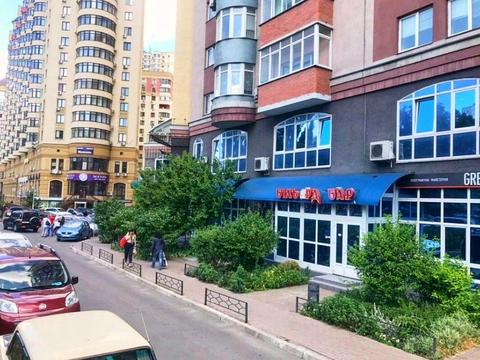 комерційна за адресою В'ячеслава Чорновола вул., 25