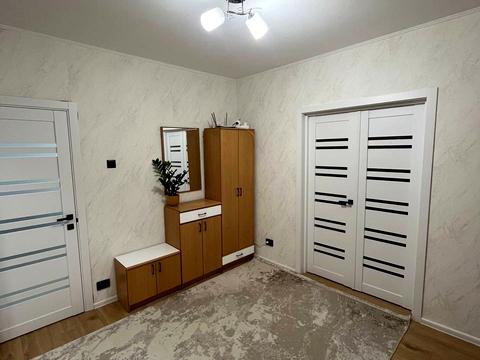 квартира за адресою Анни Ахматової вул., 43