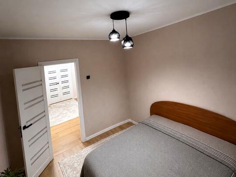 квартира за адресою Анни Ахматової вул., 43