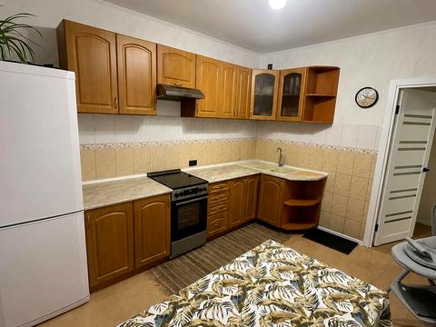 квартира за адресою Анни Ахматової вул., 43