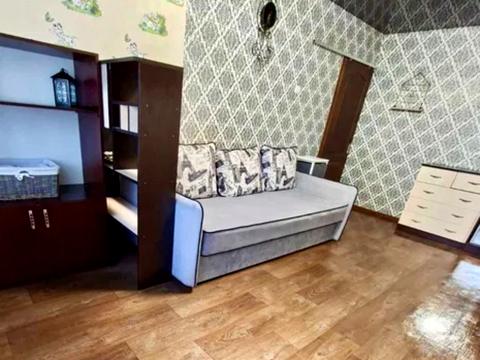 квартира за адресою Льва Ландау просп. (50-річчя СРСР), 4