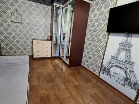 квартира за адресою Льва Ландау просп. (50-річчя СРСР), 4