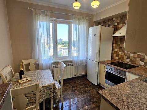 квартира за адресою Академіка Глушкова просп., 15