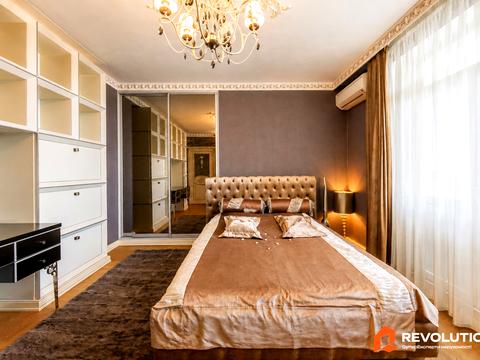 квартира за адресою Раїси Окіпної вул., 10-Б