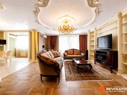 квартира за адресою Раїси Окіпної вул., 10-Б