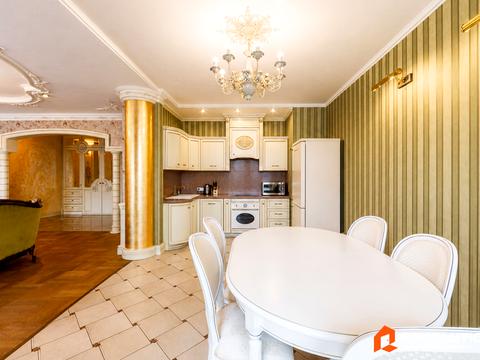 квартира за адресою Раїси Окіпної вул., 10-Б
