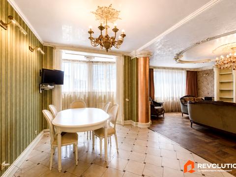 квартира за адресою Раїси Окіпної вул., 10-Б